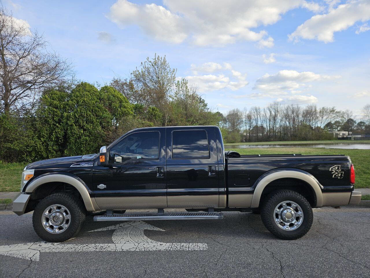 Used 2012 Ford F250 King Ranch w/ King Ranch w/Chrome Pkg image 2