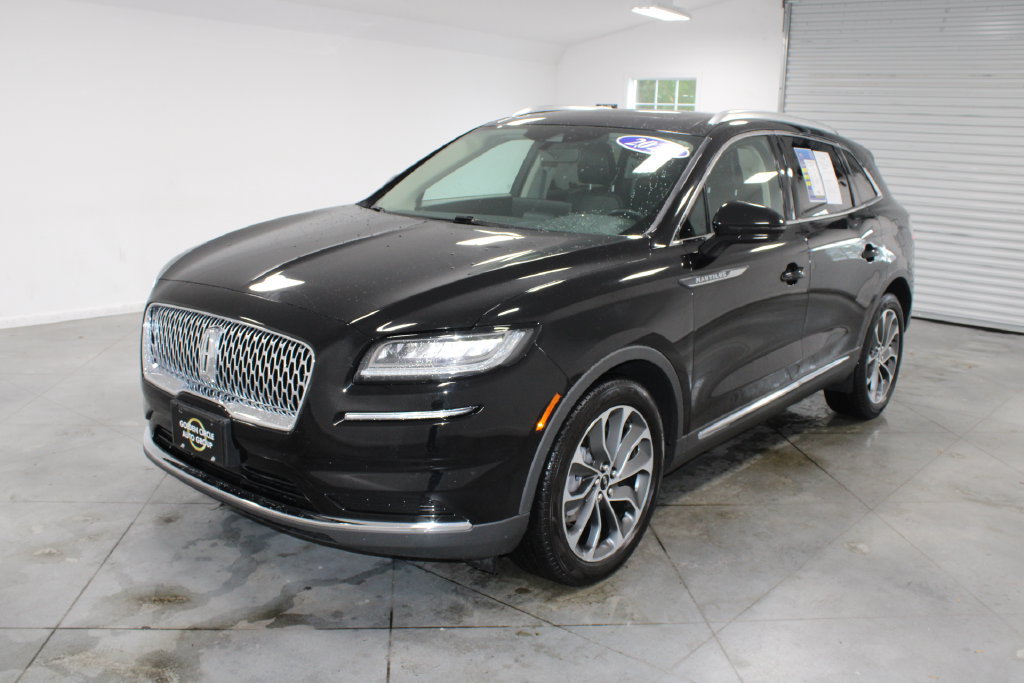 Used 2023 Lincoln Nautilus Reserve AWD/4WD image 4