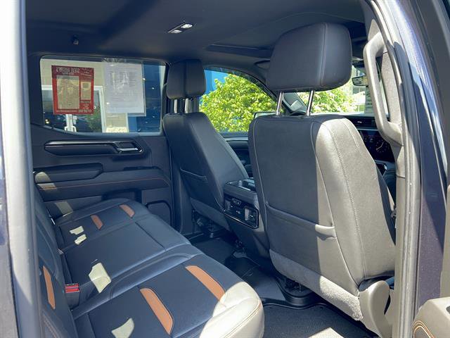 Used 2022 GMC Sierra 1500 AT4 w/ AT4 Premium Package AWD/4WD image 17