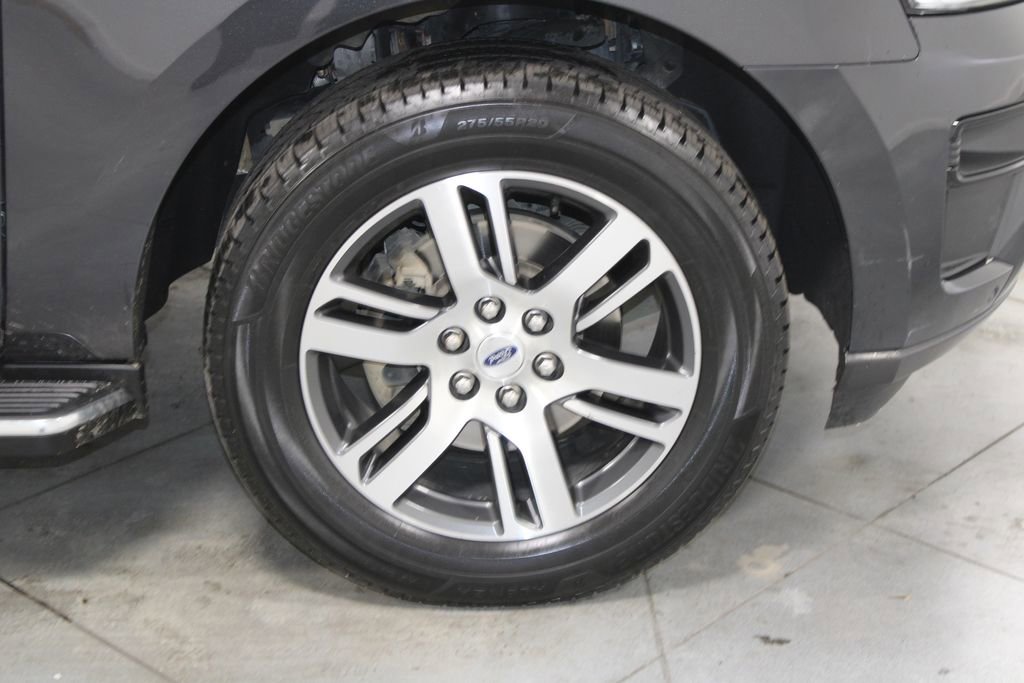 Used 2023 Ford Expedition XLT image 13
