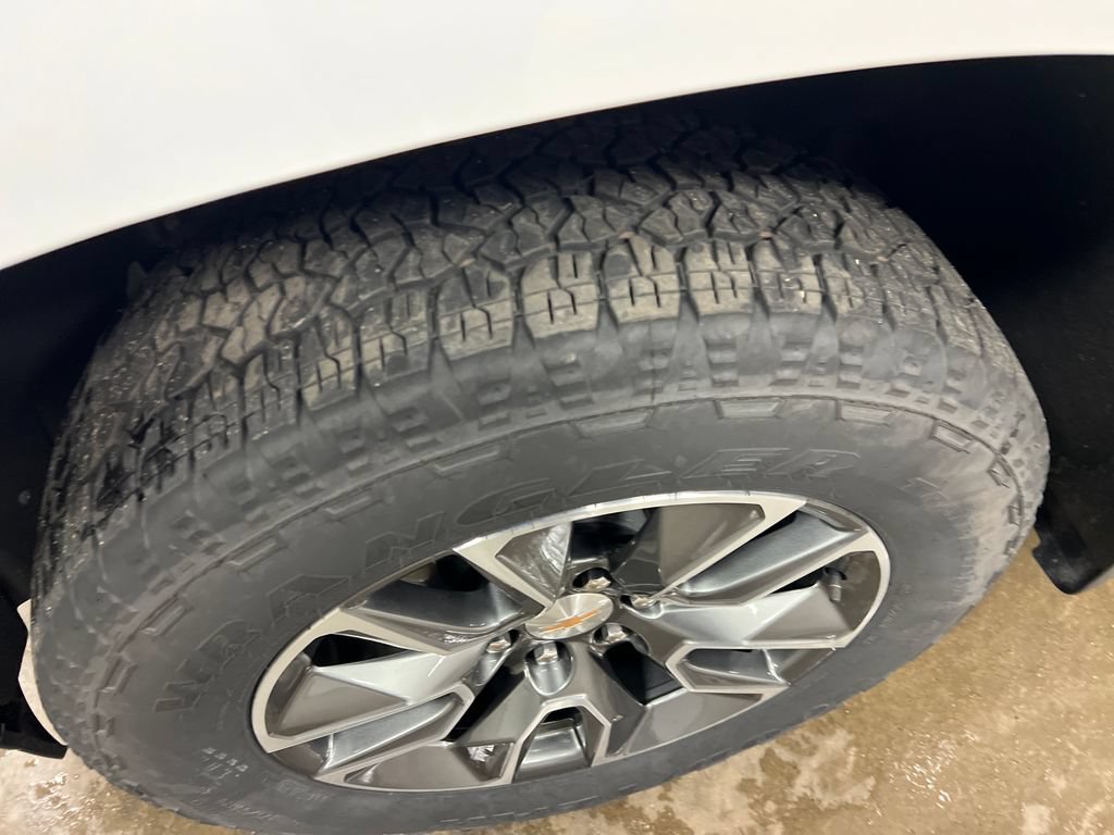 Certified 2025 Chevrolet Silverado 1500 LT AWD/4WD image 11