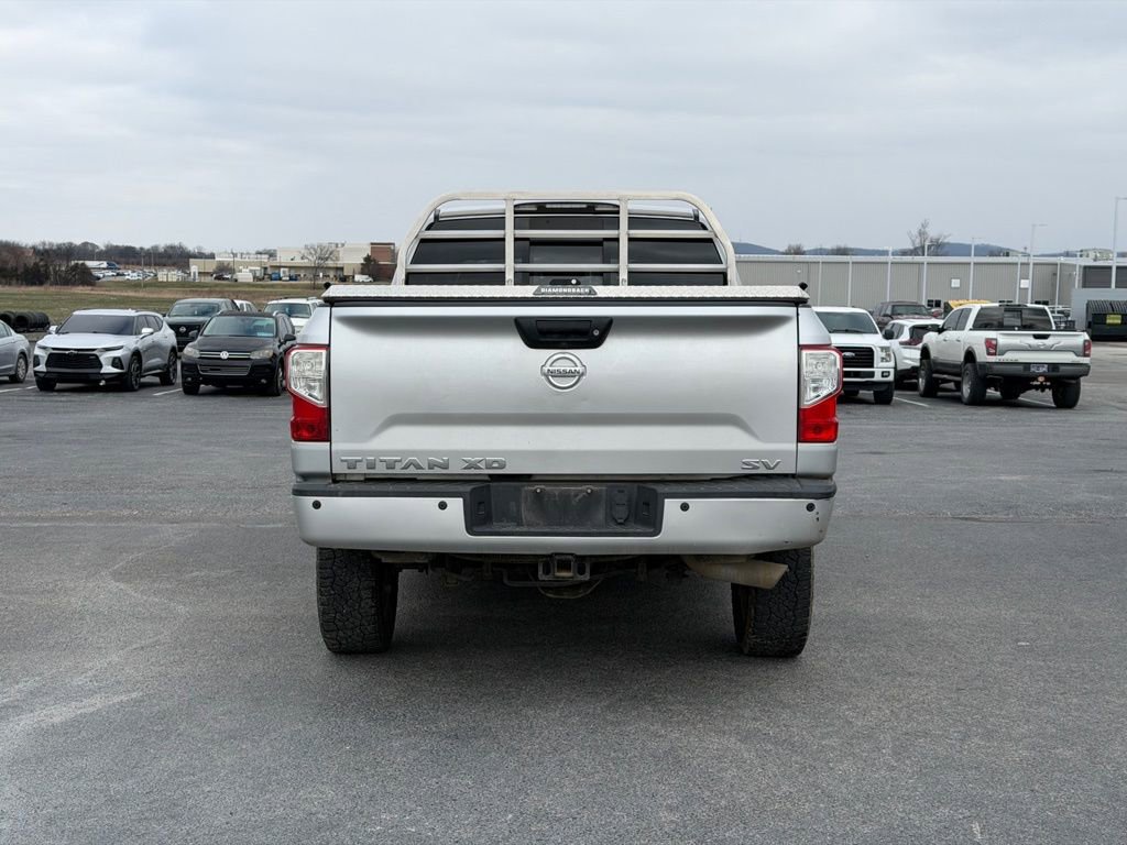 Used 2016 Nissan Titan SV image 8