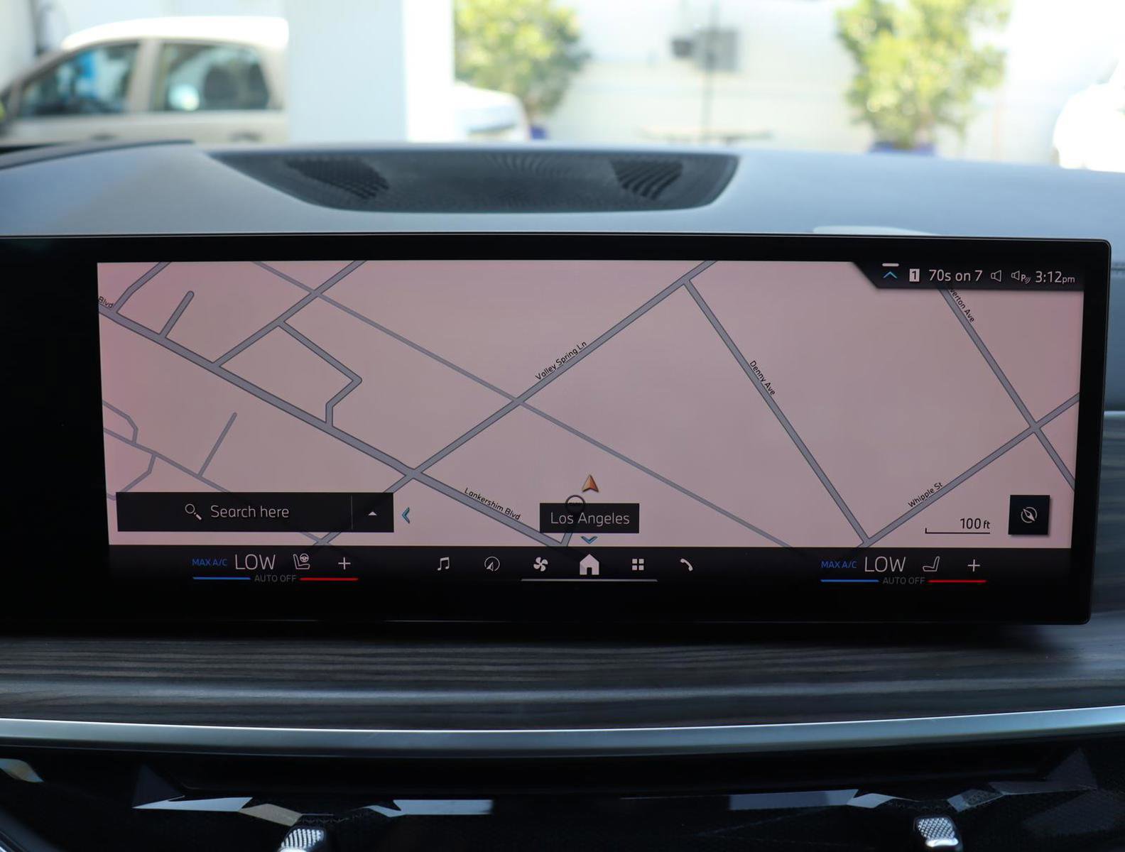 Used 2024 BMW X6 xDrive40i w/ Executive Package image 15