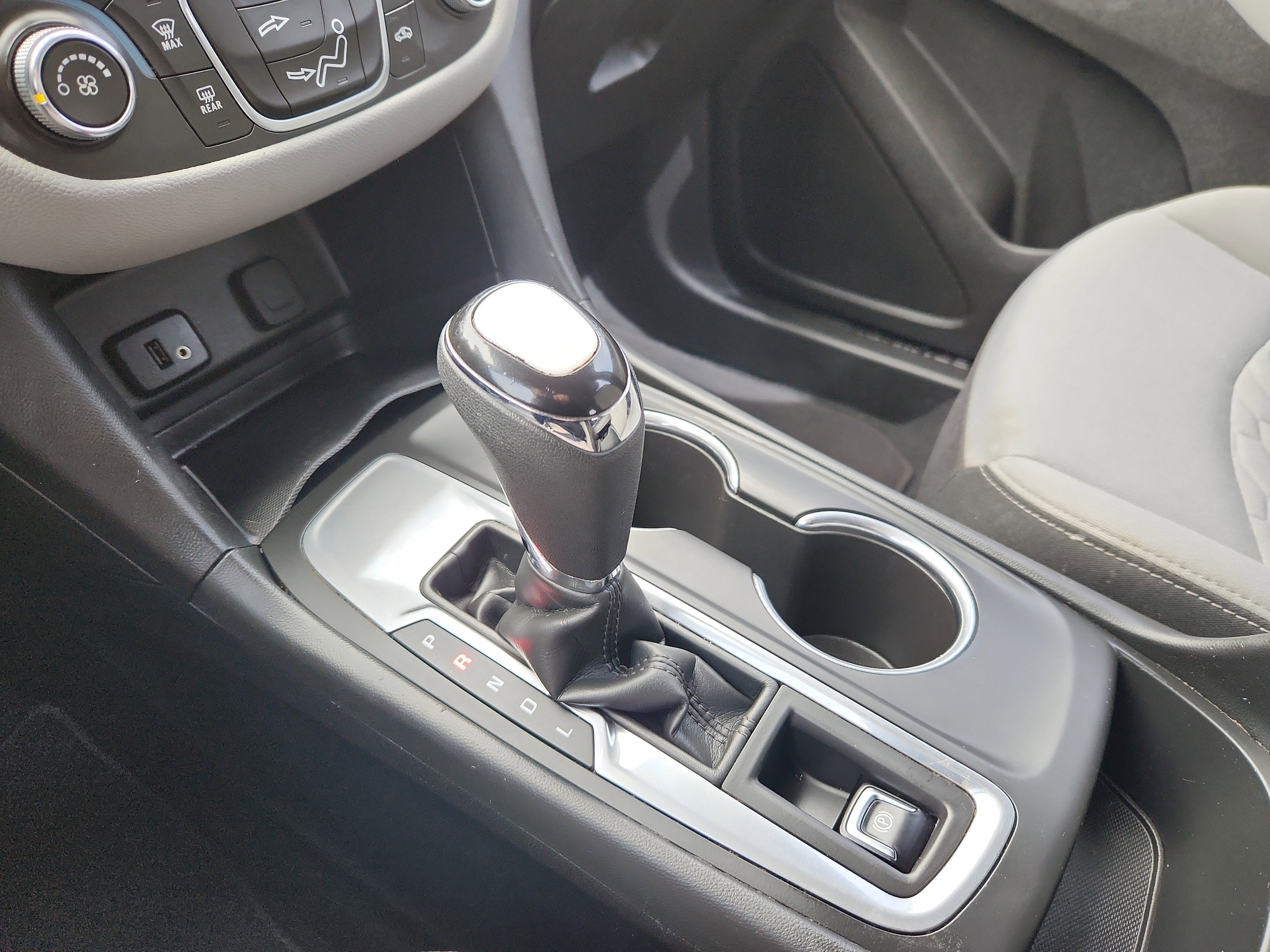 Used 2018 Chevrolet Equinox LS FWD image 23
