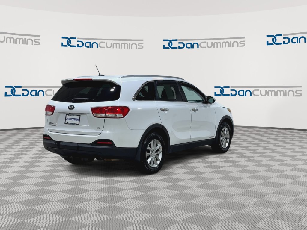 Used 2017 Kia Sorento AWD image 9