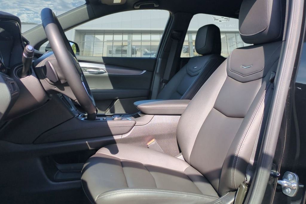 Used 2025 Cadillac XT5 Luxury image 14