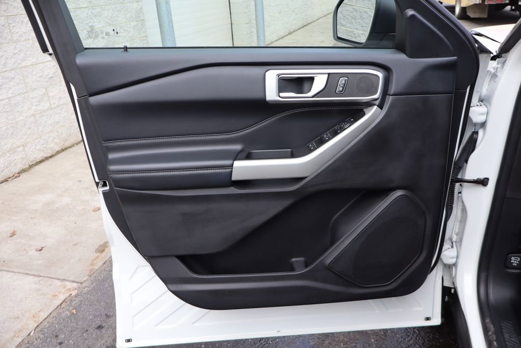 Used 2021 Ford Explorer XLT w/ Equipment Group 202A image 18