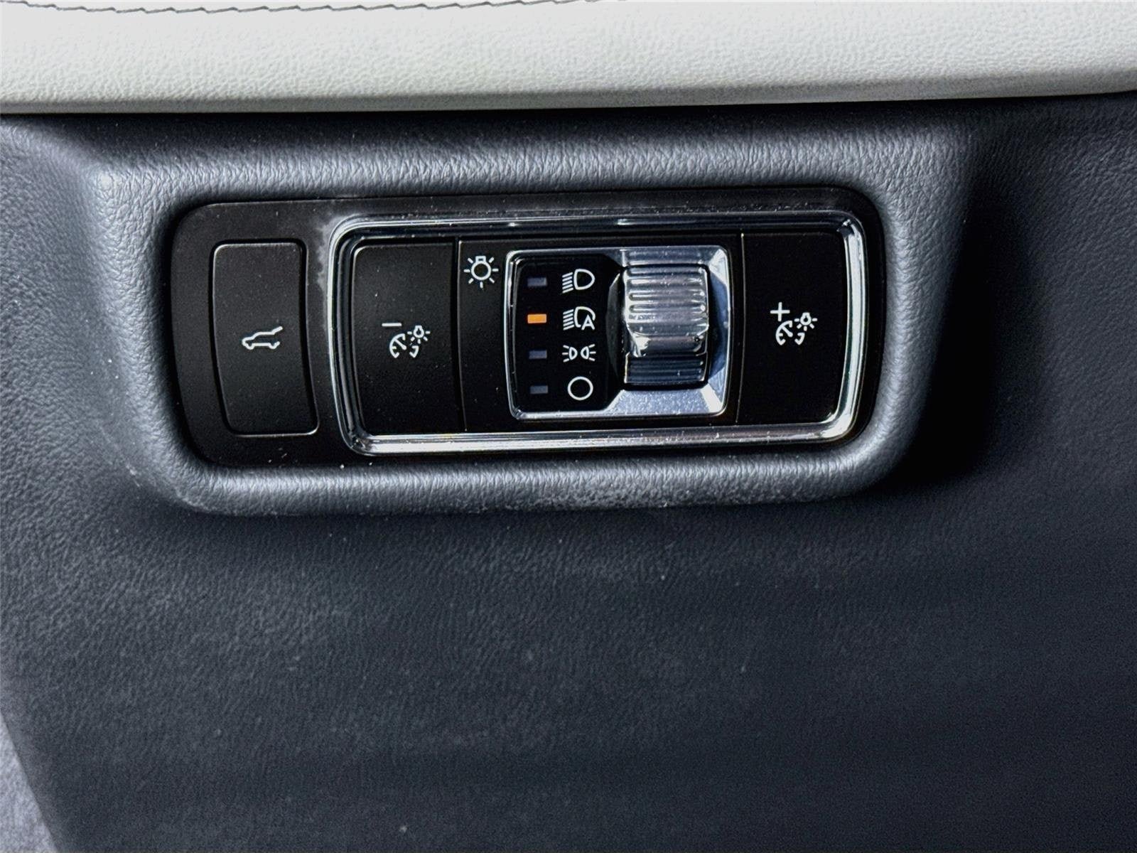 Used 2025 Lincoln Aviator AWD w/ Equipment Group 101A image 11