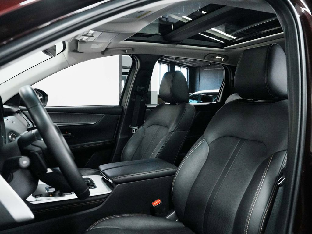 Used 2024 MAZDA CX-90 Plug-In Hybrid w/ Premium Pkg image 30