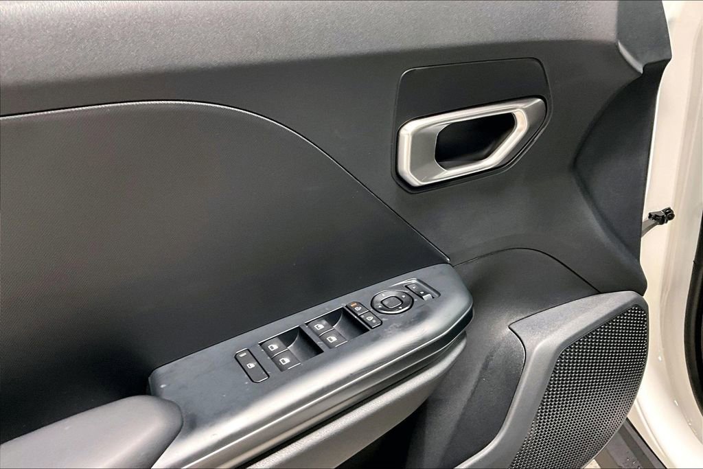 New 2026 Kia K4 FWD image 18