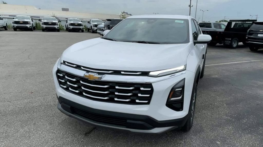 New 2026 Chevrolet Equinox LT w/ LPO, Floor Liner Package FWD image 5