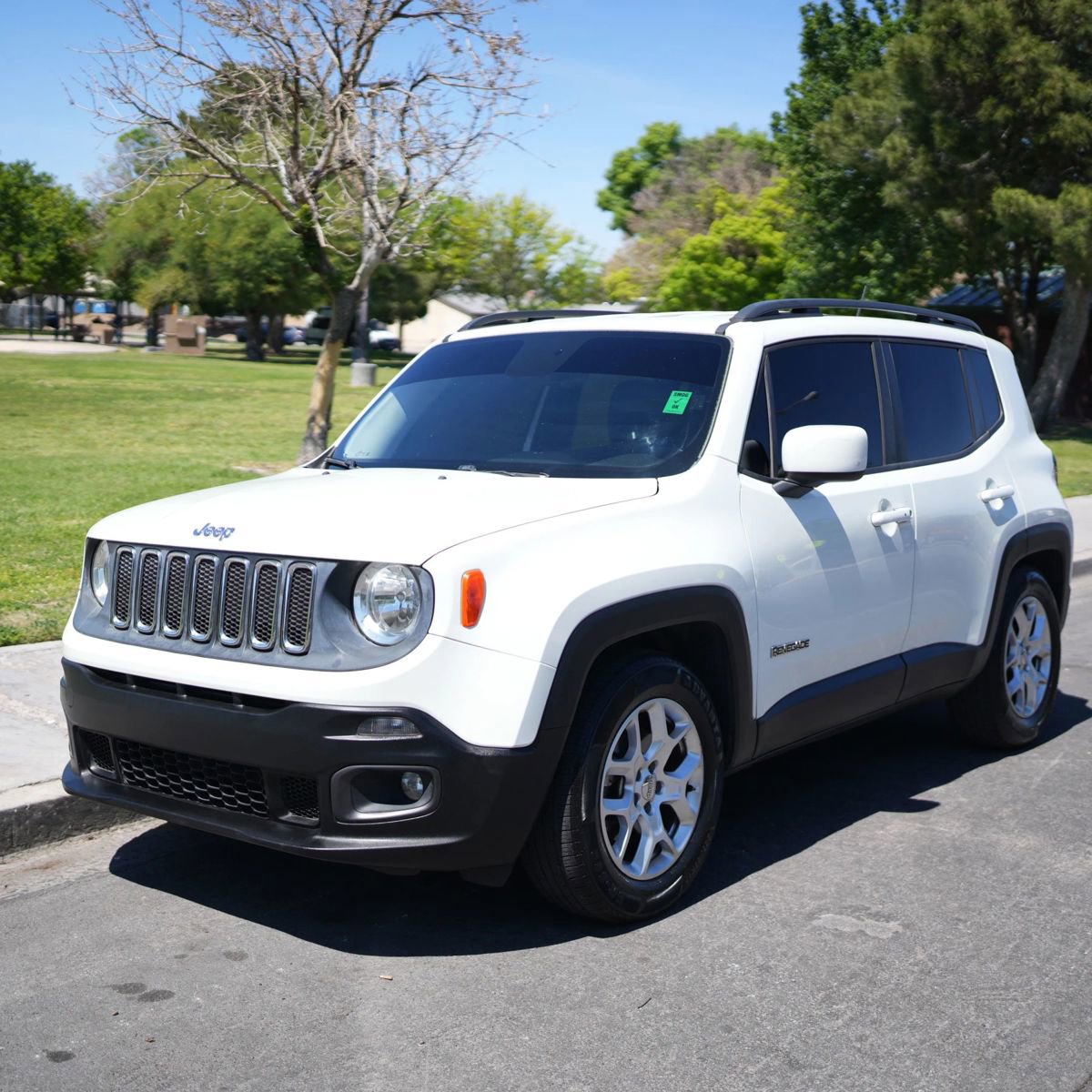 Used 2015 Jeep Renegade Latitude w/ Popular Equipment Group image 1