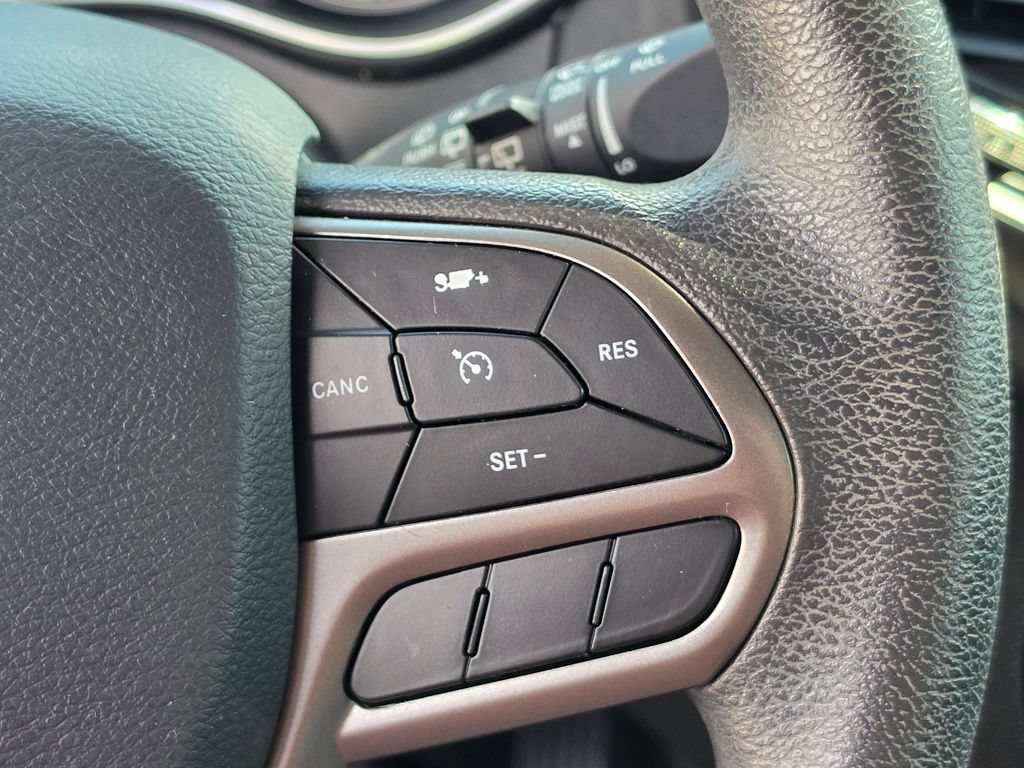 Used 2020 Jeep Cherokee Latitude AWD/4WD image 18