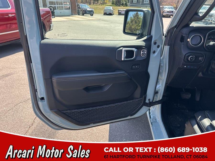 Used 2024 Jeep Wrangler Sahara w/ Safety Group image 14