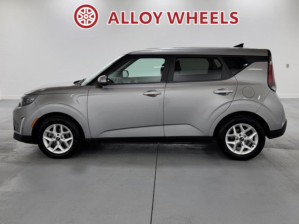 Used 2024 Kia Soul LX w/ Option Group 015 FWD image 5