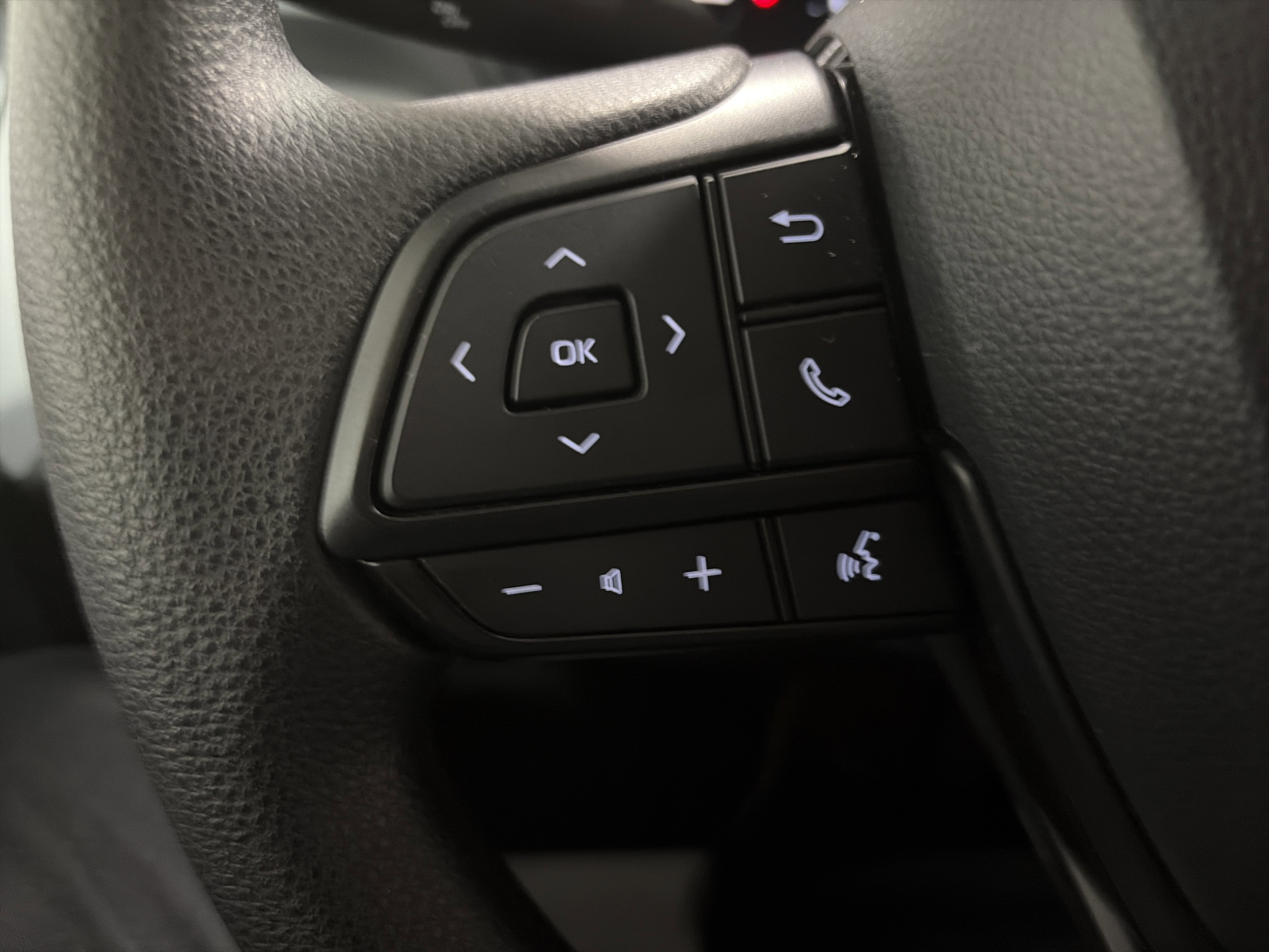 Used 2025 Toyota Sienna LE image 14