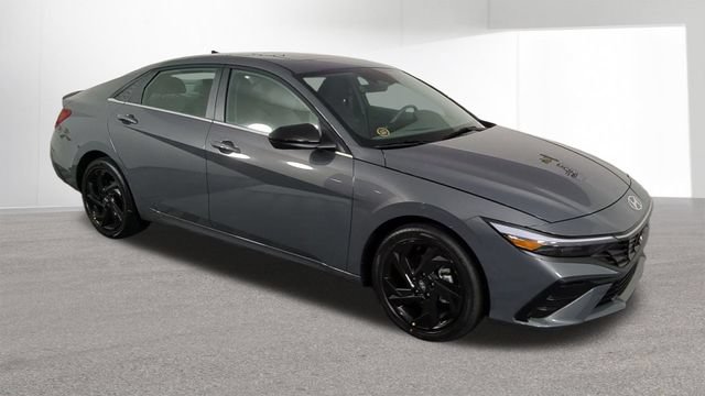New 2026 Hyundai Elantra SEL Sport Premium FWD image 2