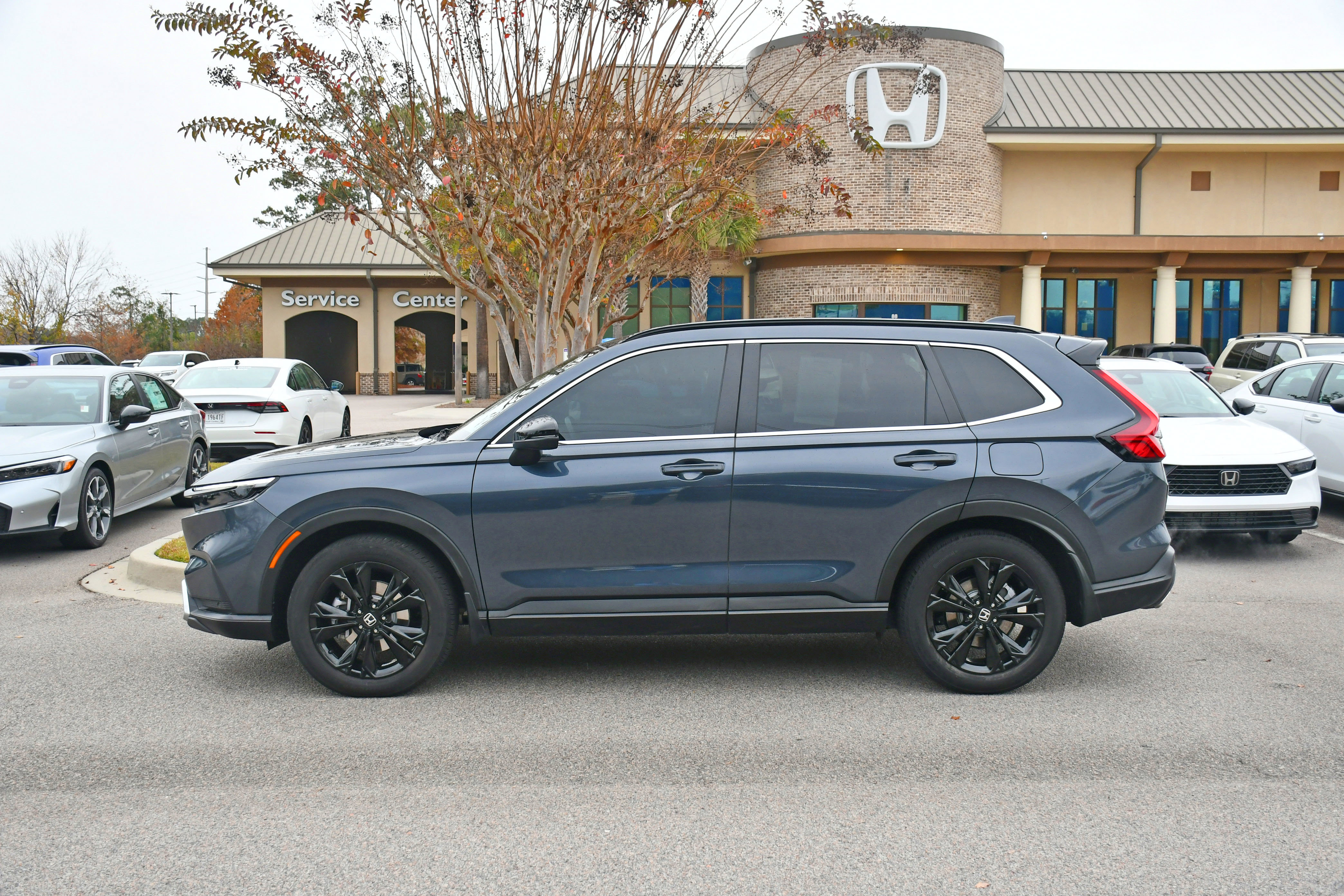Certified 2023 Honda CR-V Sport Touring image 2