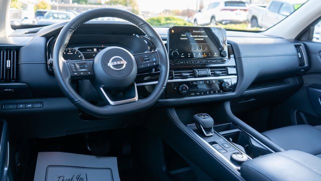 Certified 2025 Nissan Pathfinder SL image 13