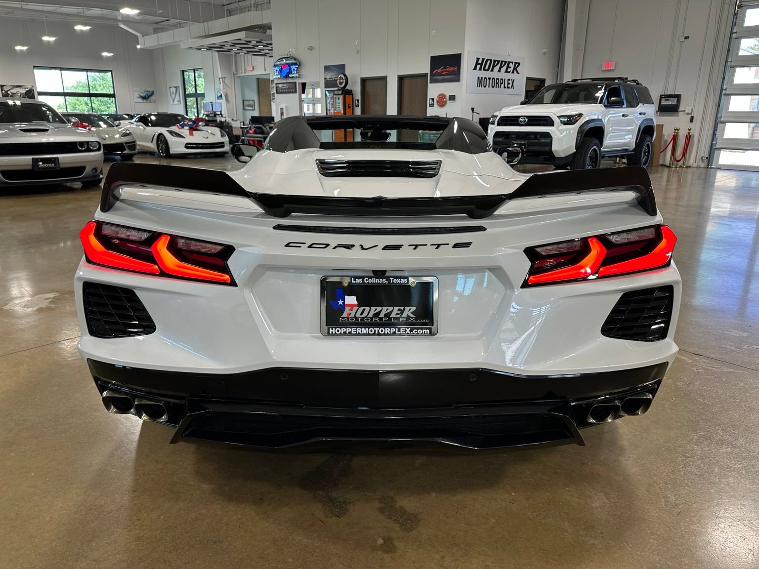 Used 2023 Chevrolet Corvette Stingray Premium Conv w/ Z51 Performance Package RWD image 11