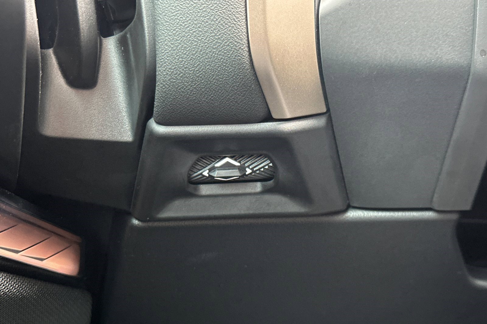 Used 2025 BMW X3 xDrive30i w/ Premium Package image 36