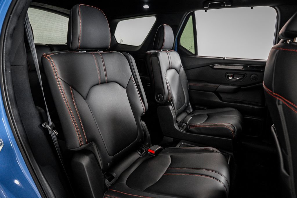 Used 2025 Honda Pilot TrailSport image 24