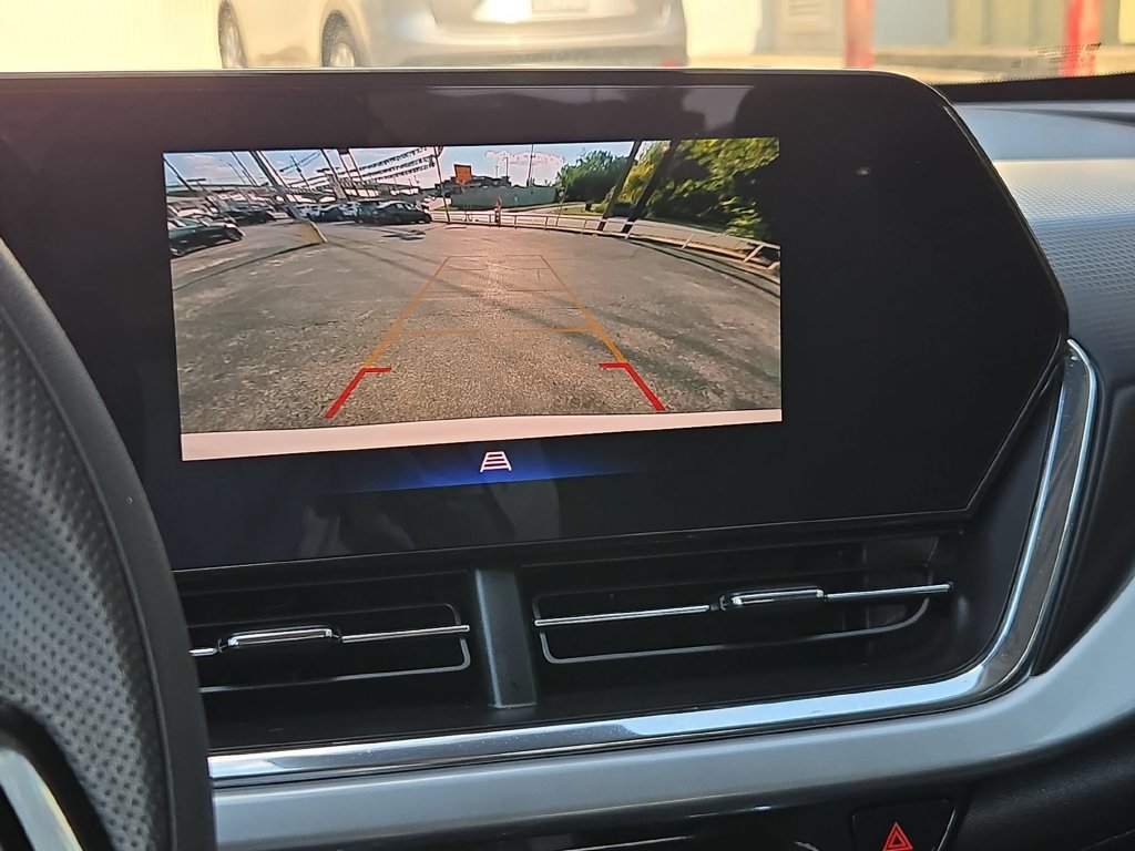Used 2026 Chevrolet Trax LT FWD image 18