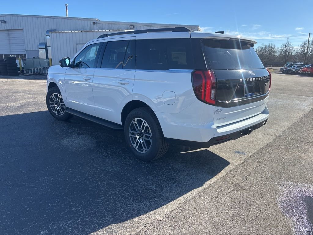 New 2026 Ford Expedition Active image 12