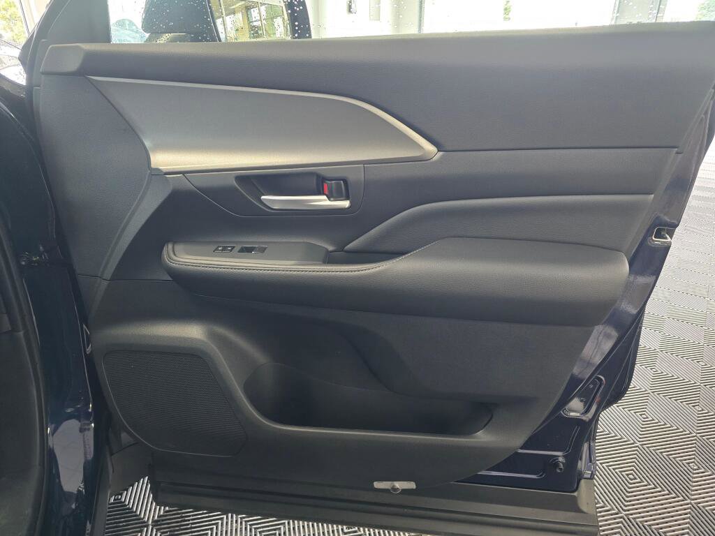 Certified 2024 Toyota Grand Highlander XLE image 46