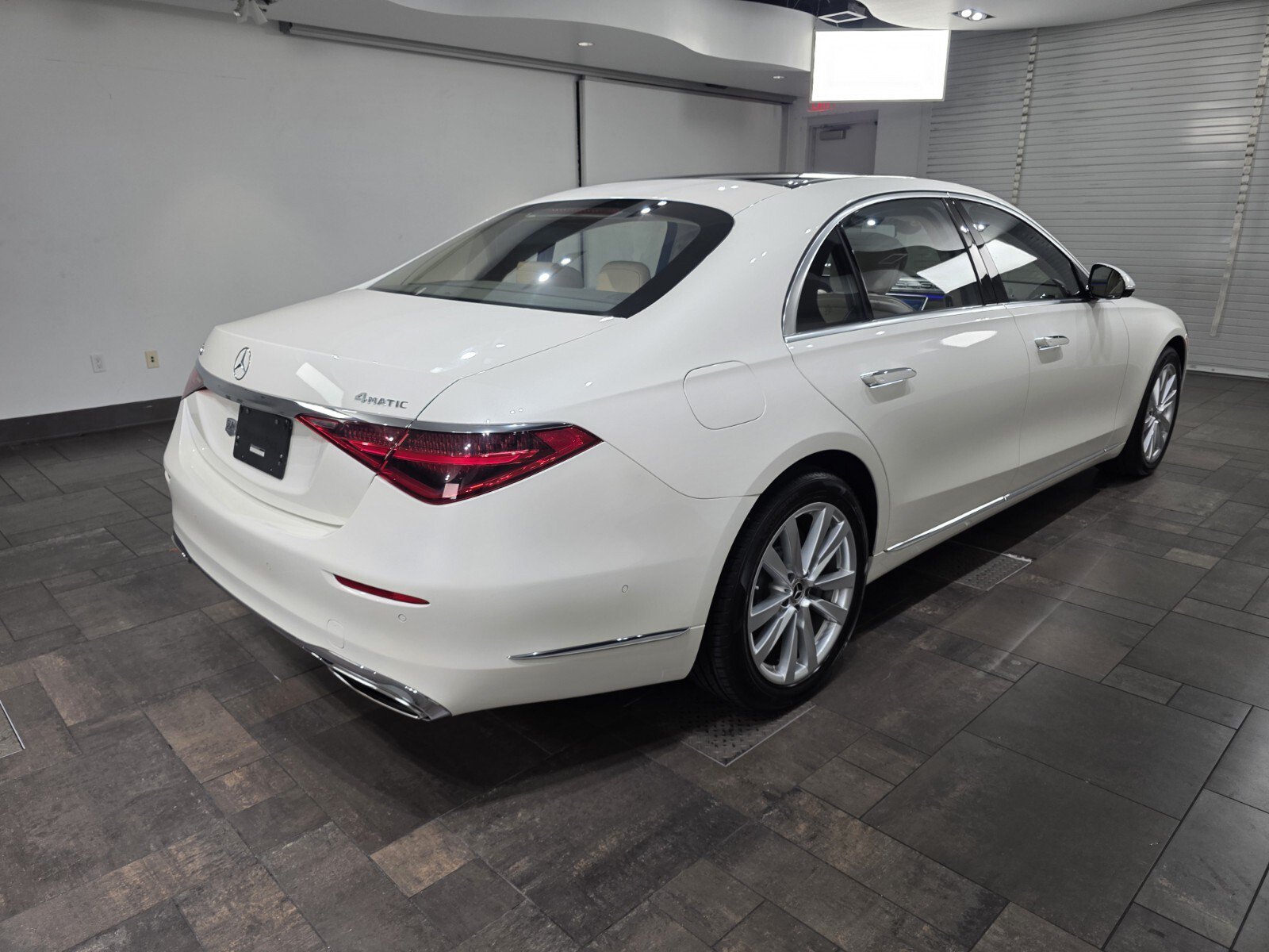 Used 2022 Mercedes-Benz S 500 4MATIC image 24