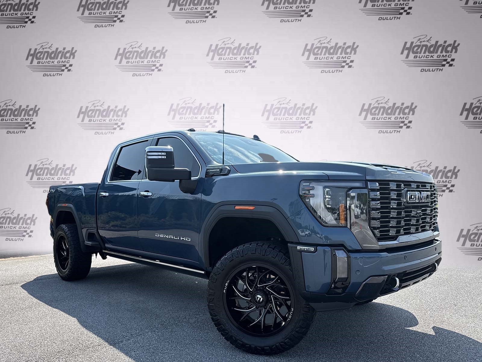 Used 2024 GMC Sierra 3500 Denali Ultimate AWD/4WD video 2