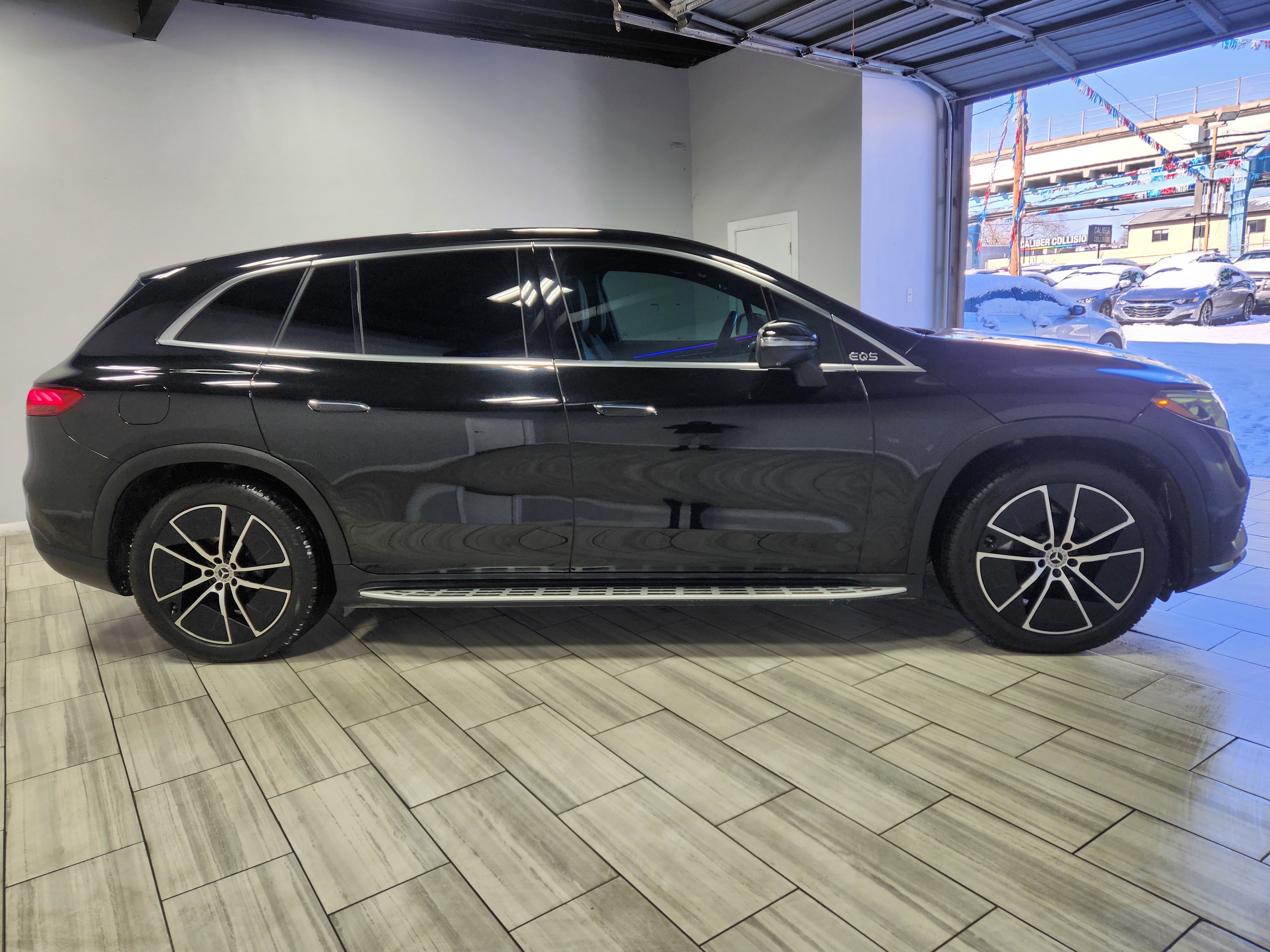 Used 2024 Mercedes-Benz EQS 450+ SUV image 6