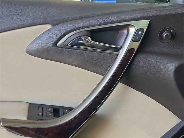 Used 2015 Buick Verano w/ Comfort Package image 7