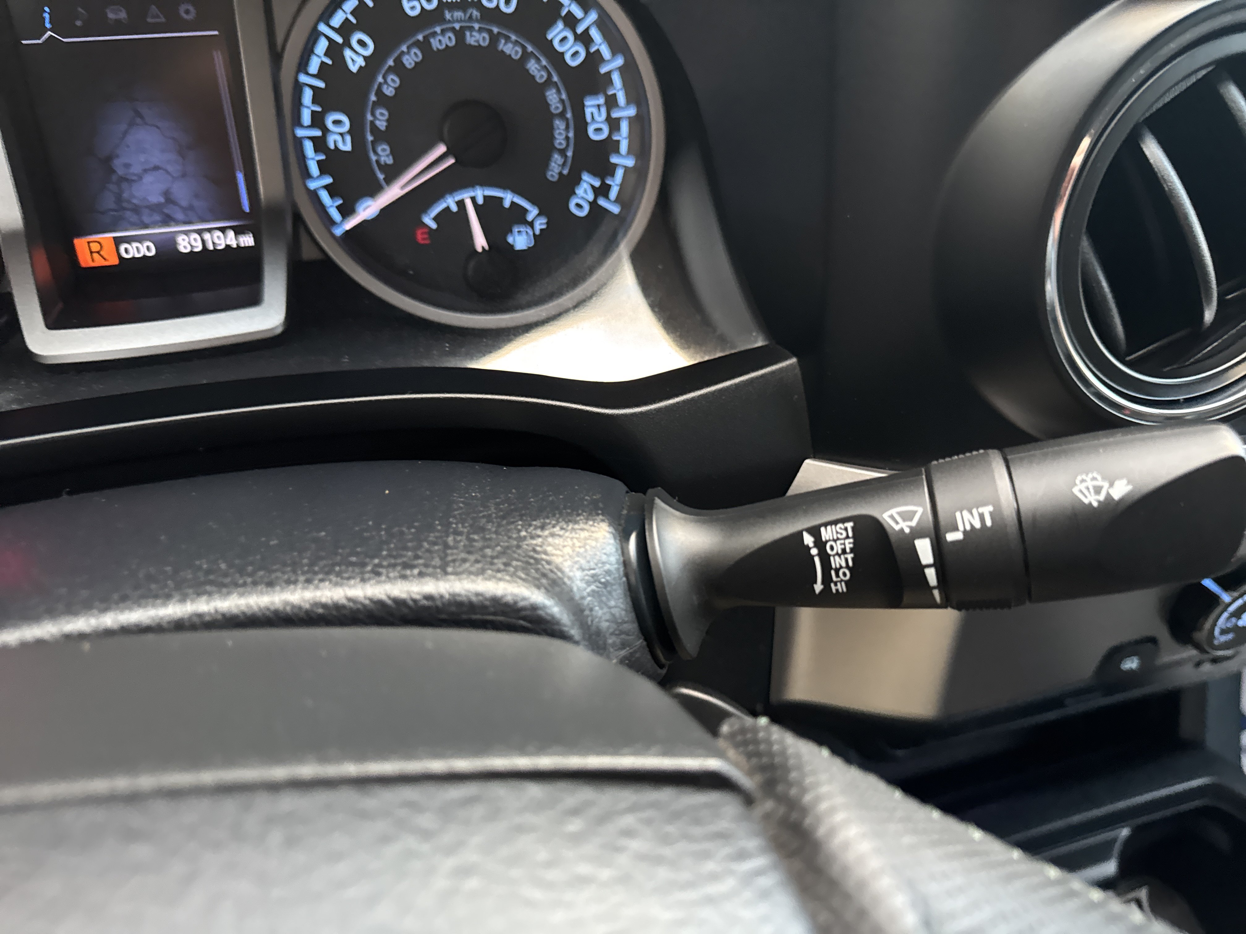 Used 2016 Toyota Tacoma SR5 w/ SR5 Appearance Package (SN) RWD image 34