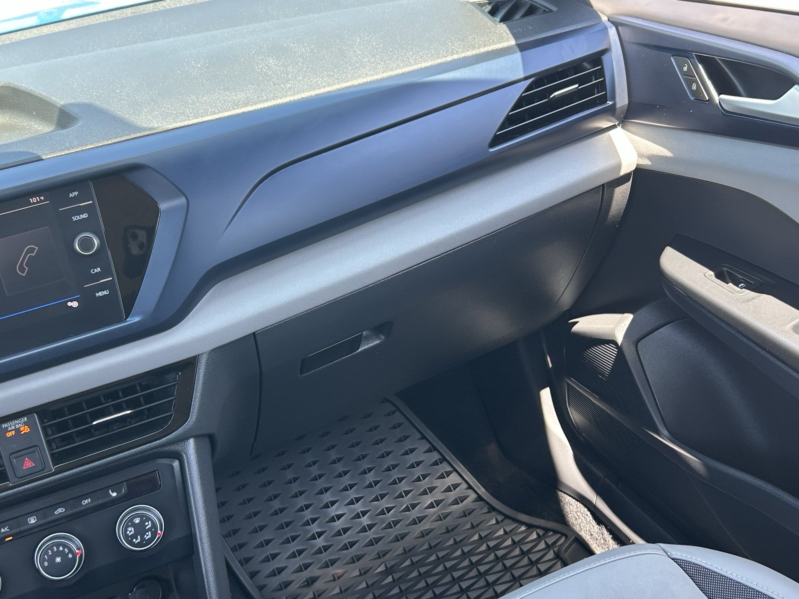 Used 2022 Volkswagen Taos SE FWD image 19