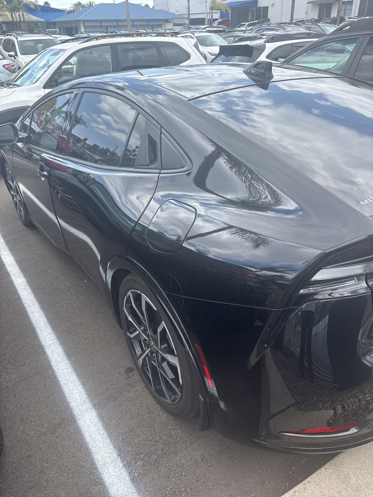 Used 2023 Toyota Prius Prime FWD image 3