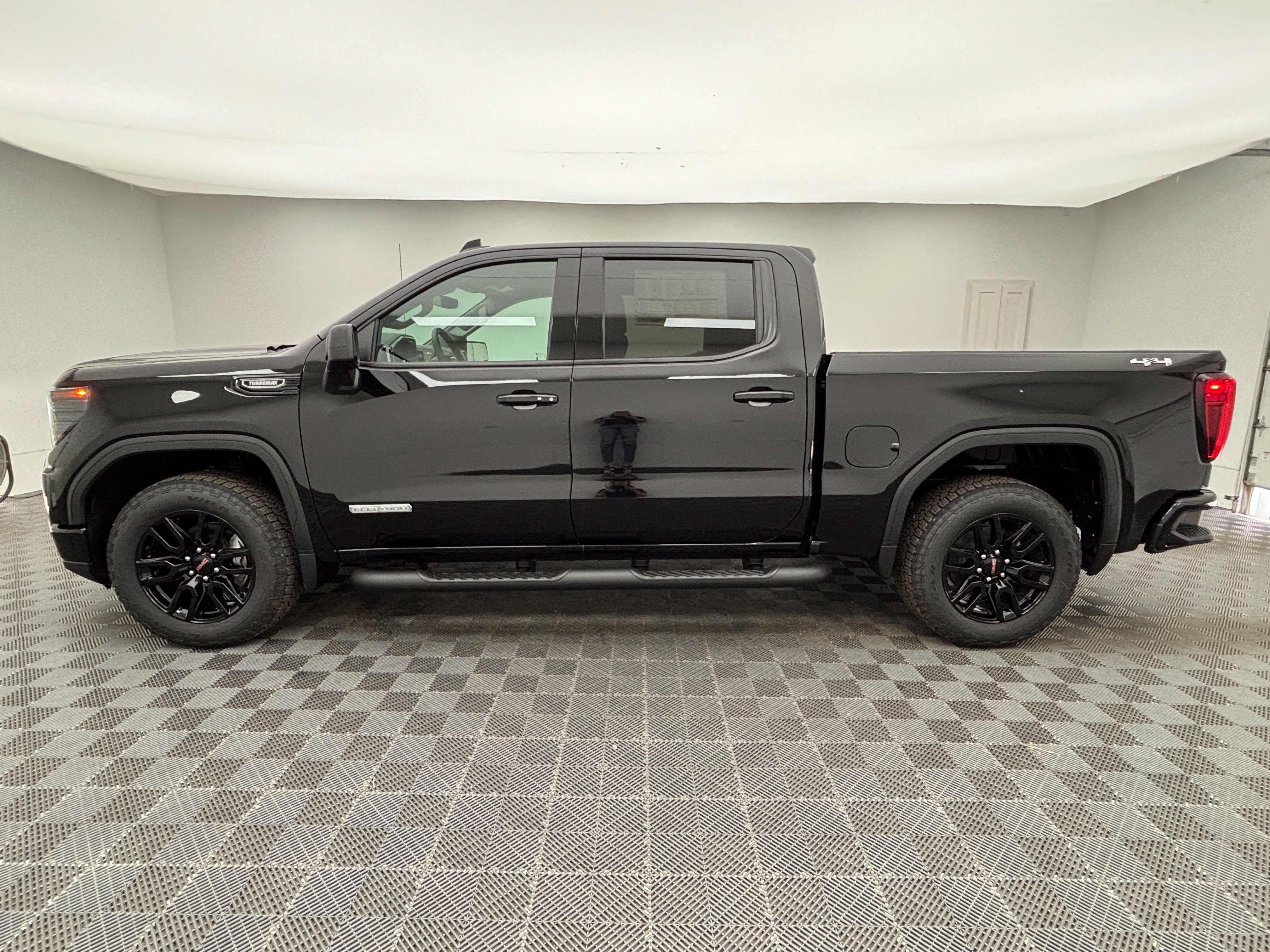New 2026 GMC Sierra 1500 Elevation w/ Elevation Select Package AWD/4WD image 11