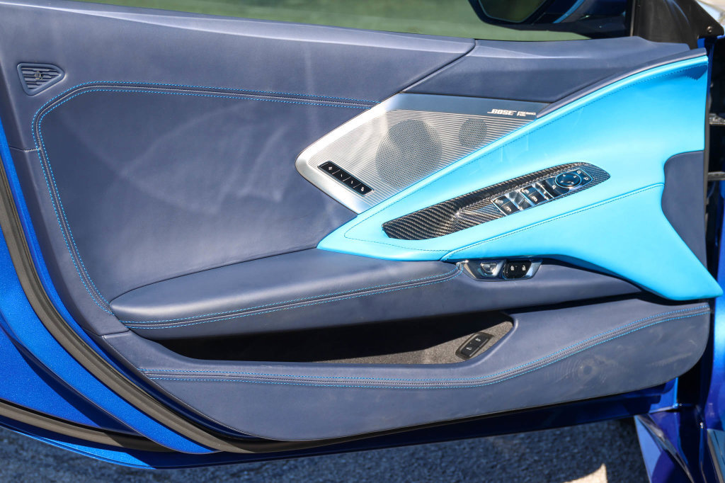 Used 2022 Chevrolet Corvette Stingray Premium Conv w/ Z51 Performance Package RWD image 17