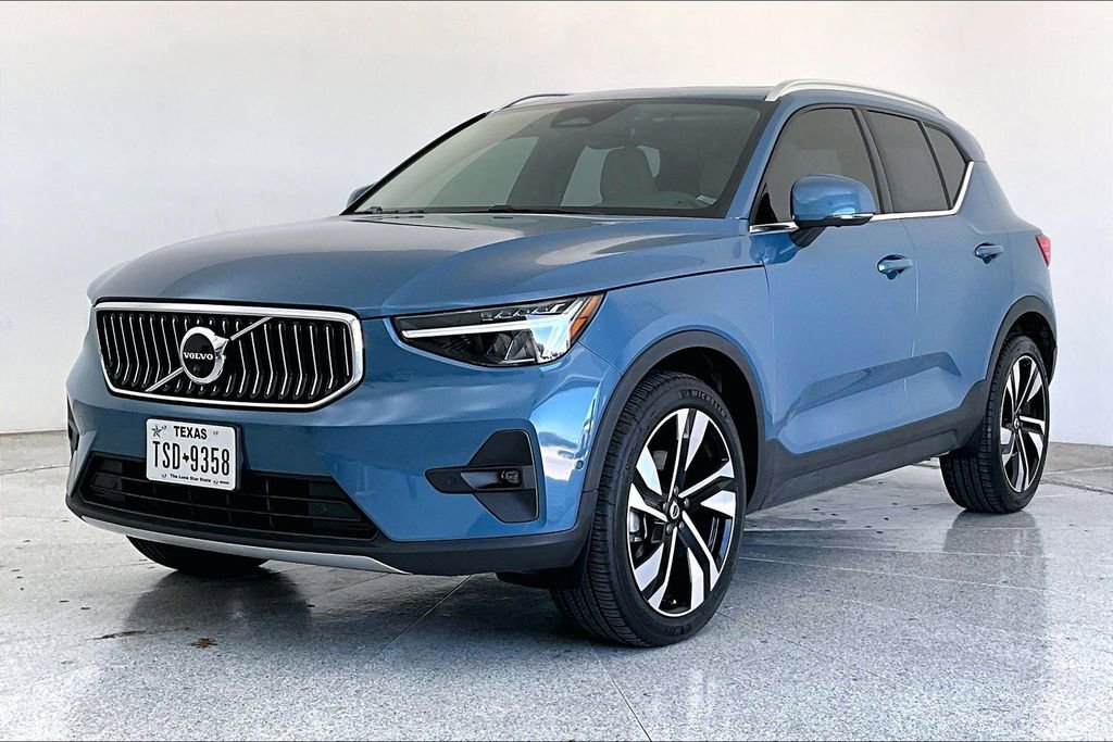 Used 2023 Volvo XC40 B5 Ultimate w/ Protection Package Premier image 15