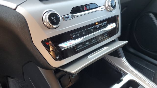 Used 2023 Ford Explorer XLT w/ Equipment Group 202A AWD/4WD image 13