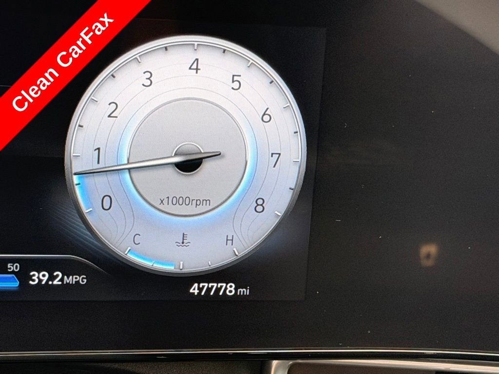 Used 2024 Hyundai Elantra SEL FWD image 3