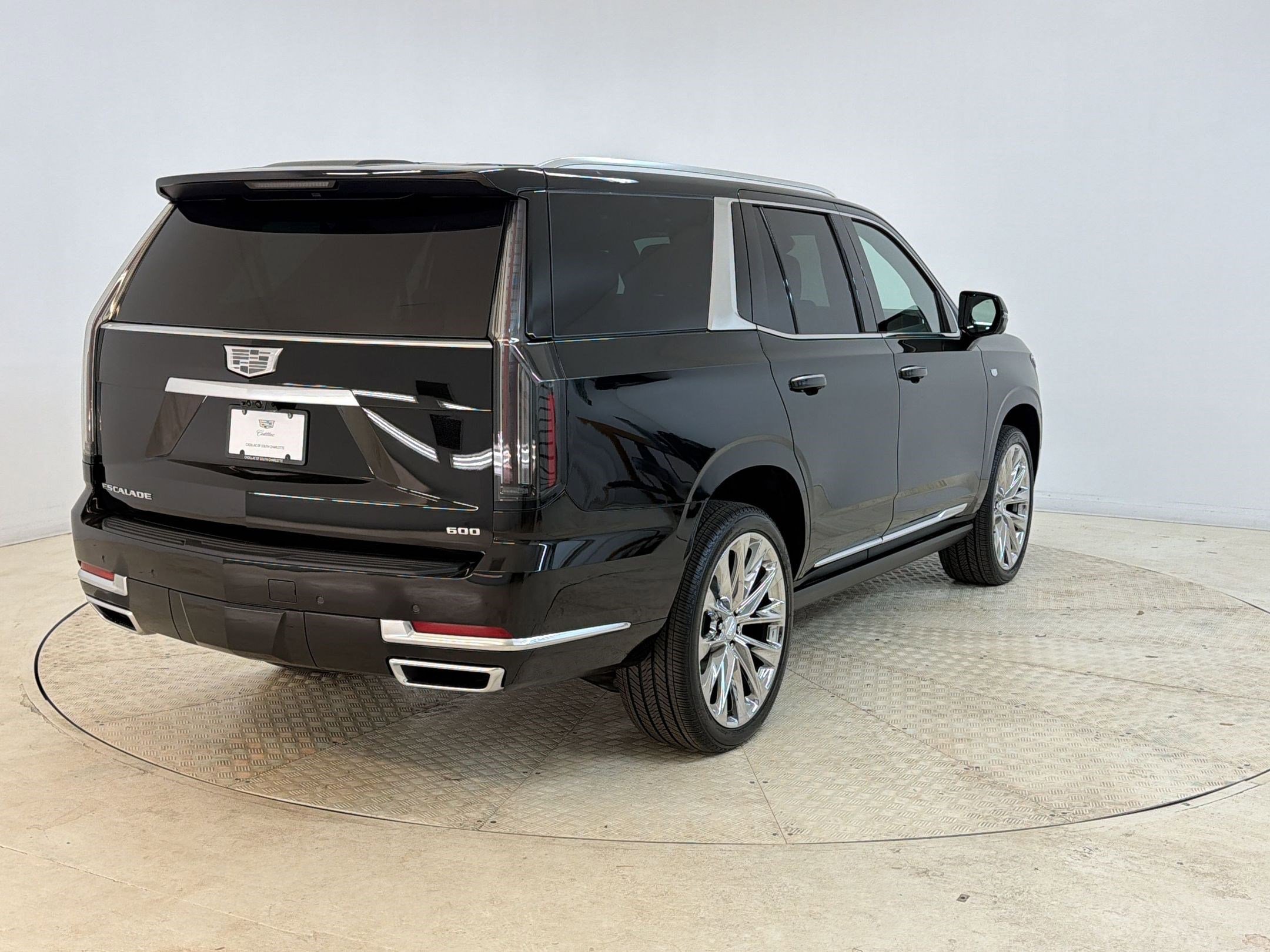 New 2026 Cadillac Escalade Platinum Luxury w/ LPO, Radiant Package AWD/4WD image 9