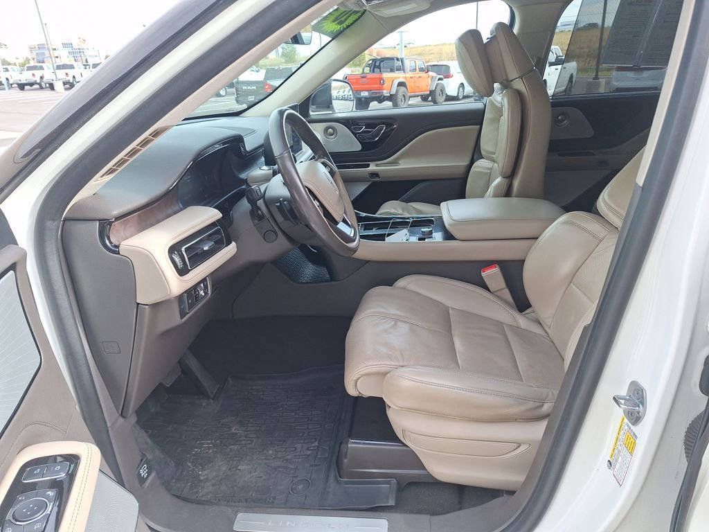 Used 2020 Lincoln Aviator Reserve w/ Equipment Group 202A image 12