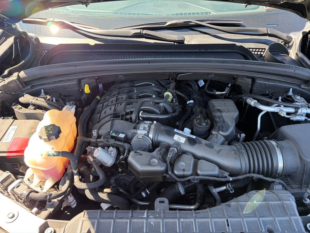 Used 2023 Jeep Grand Cherokee Limited image 16