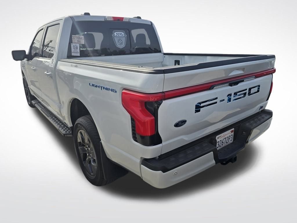Used 2022 Ford F150 Lightning Lariat image 4