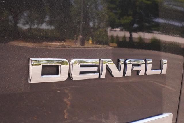 Used 2018 GMC Yukon Denali RWD image 12
