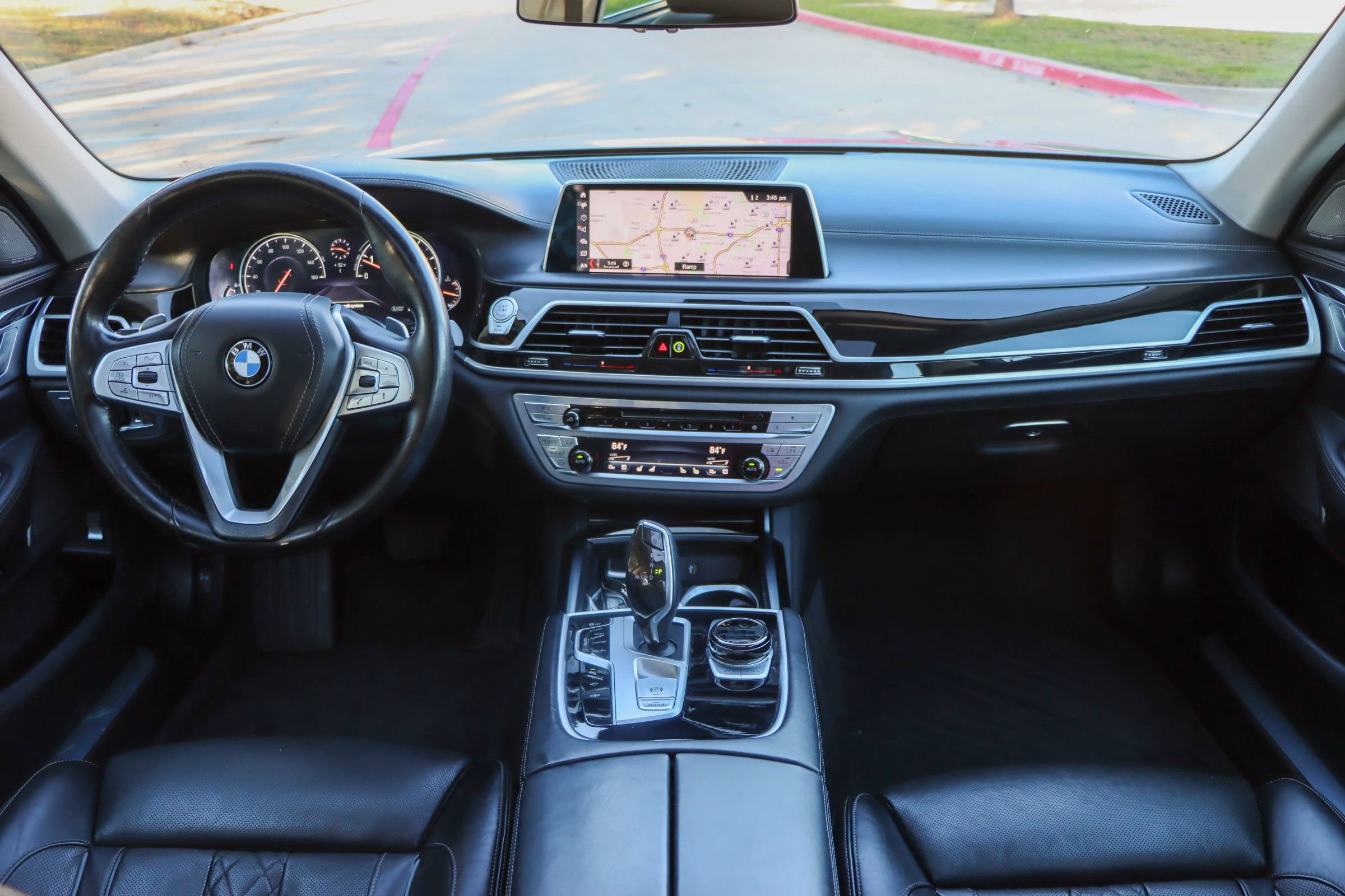 Used 2019 BMW 740i w/ Executive Package image 26