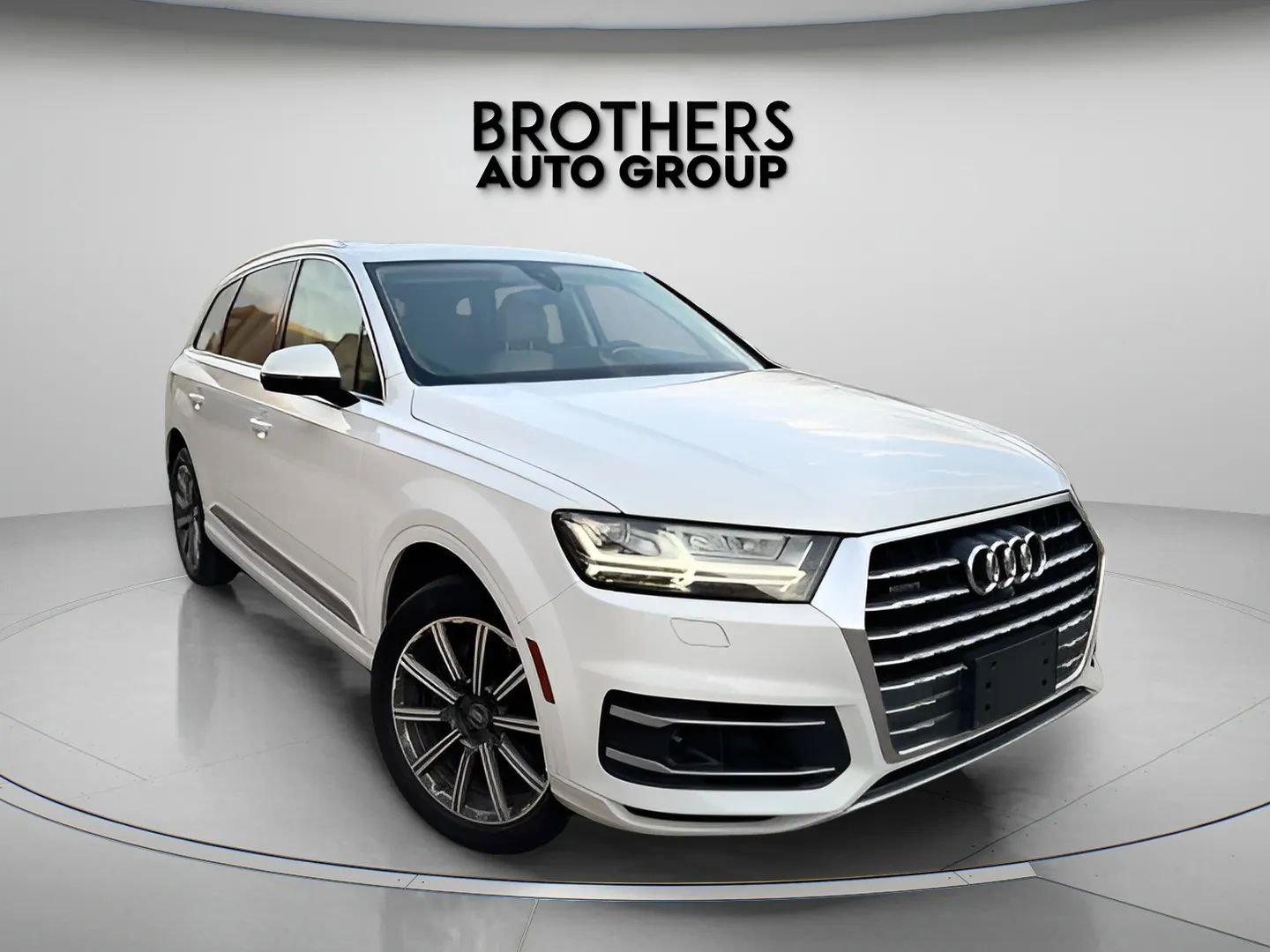 Used 2017 Audi Q7 3.0T Premium Plus w/ Premium Plus Package image 2