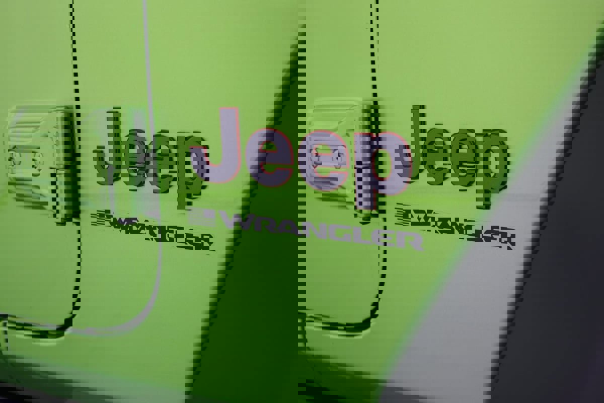 Used 2025 Jeep Wrangler Unlimited Rubicon image 46