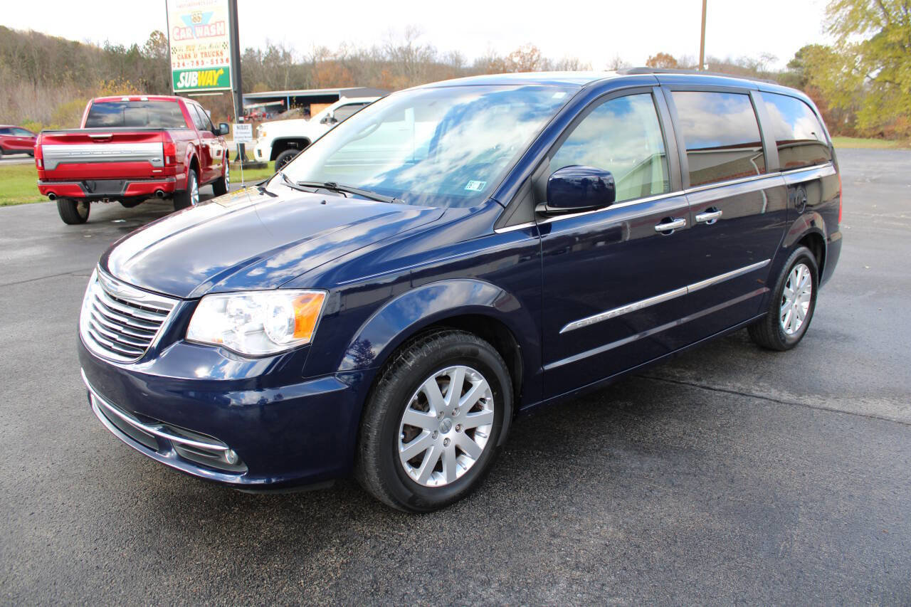 Used 2015 Chrysler Town & Country Touring w/ Driver Convenience Group